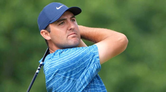 Scottie Scheffler watches a drive in the second round of the 2022 U.S. Open.